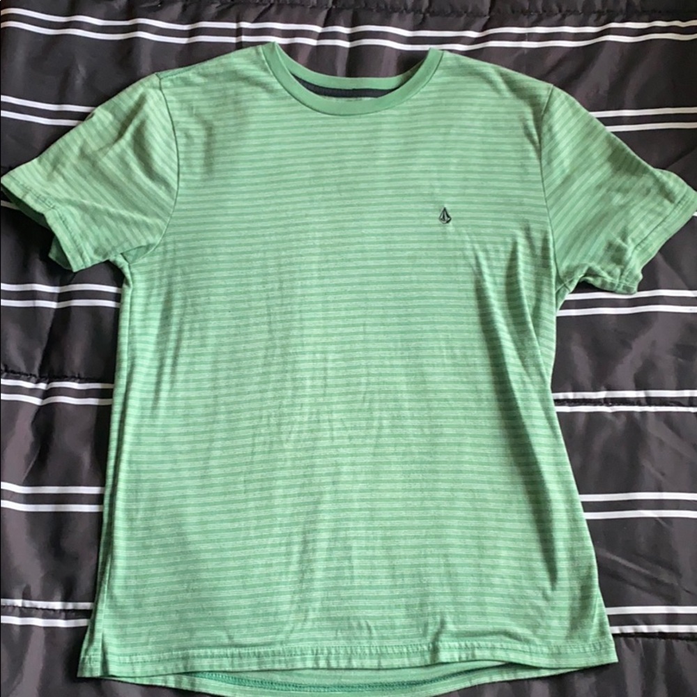 Volcom t shirt